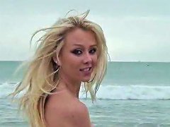 Spectacular Blonde Voyeur Jeanie Marie Sullivan Gets Fucked On A Beach